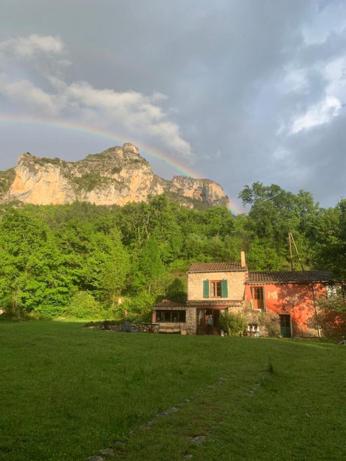 Mymoustiers Villa Exterior photo