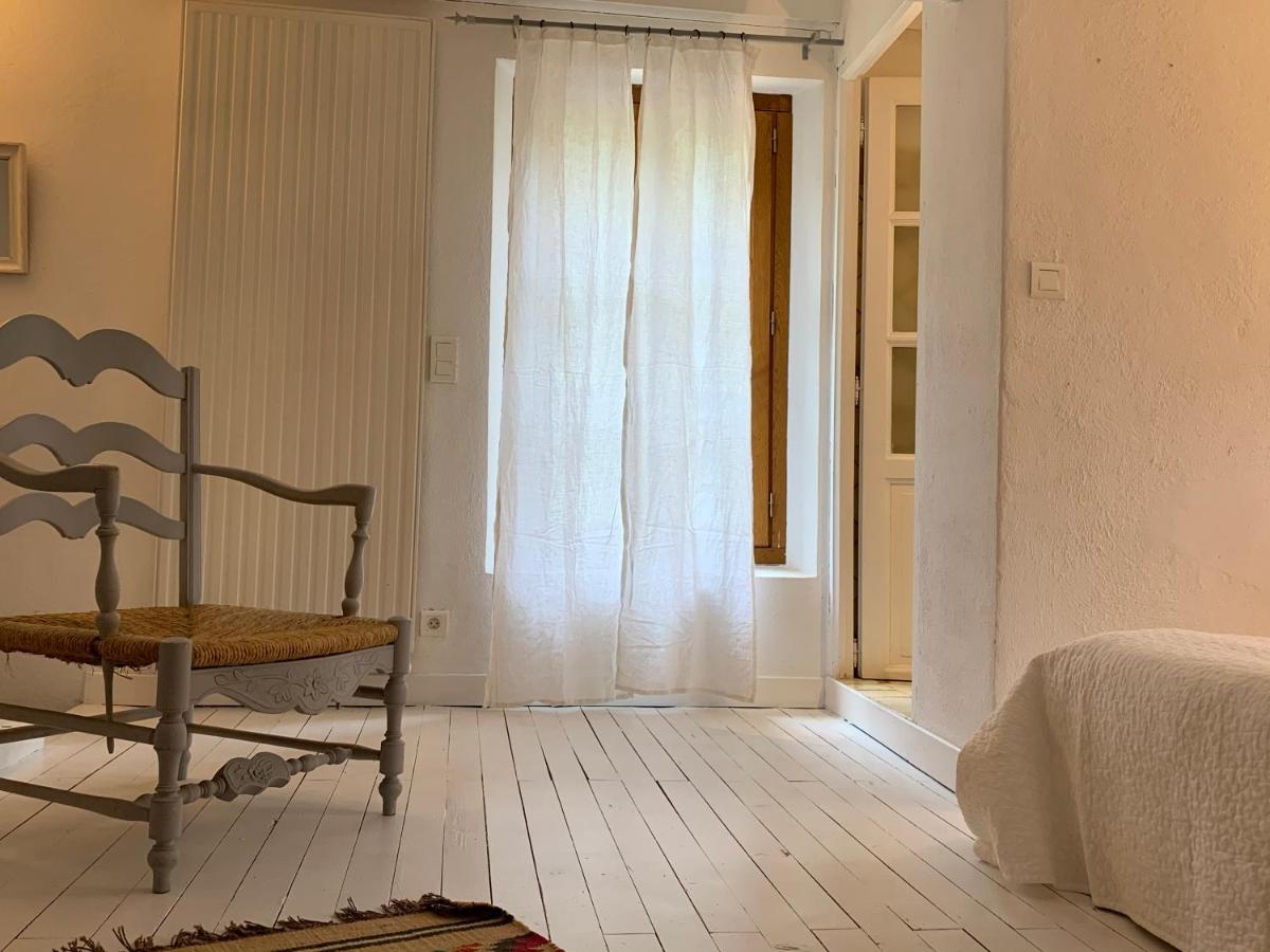 Mymoustiers Villa Exterior photo